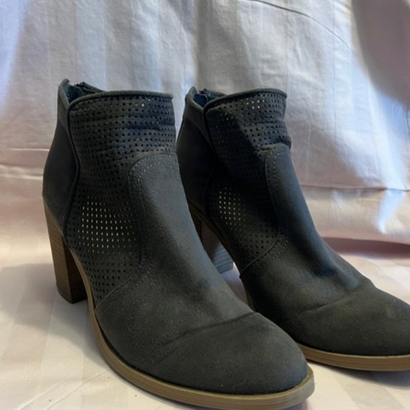 buffalo black leather chunky platform trainers